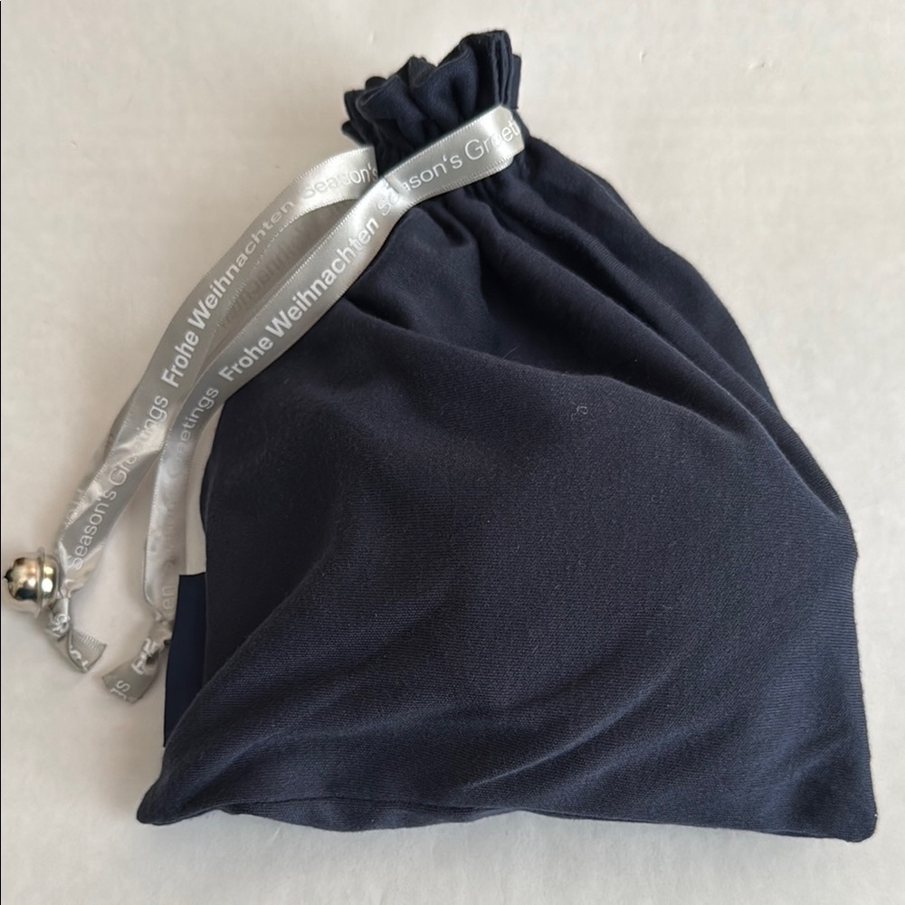 Lufthansa Business Navy Drawstring Amenity Bag with White Planes Tree Design - Picture 4 of 4